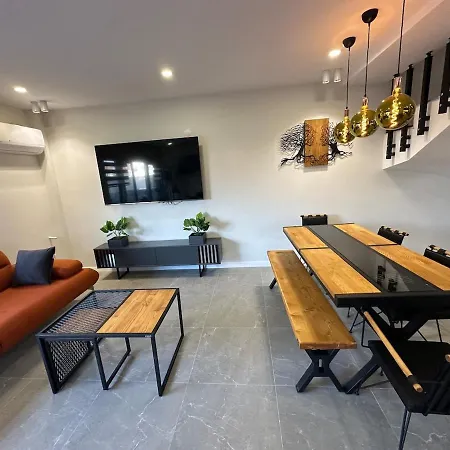 The Casa Alegra Luxury Villa *